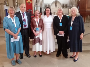 New Anna Chaplains commissioned at multi-generational service