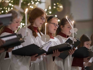 Cathedral choir to premiere new carol on BBC