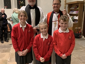 Sarisbury pupils welcome their new vicar