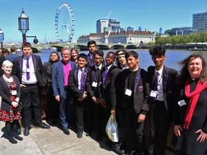 Students given tour of Parliament 