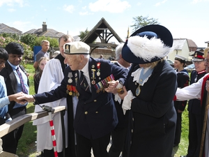 Veteran helps church to mark VE-Day anniversary
